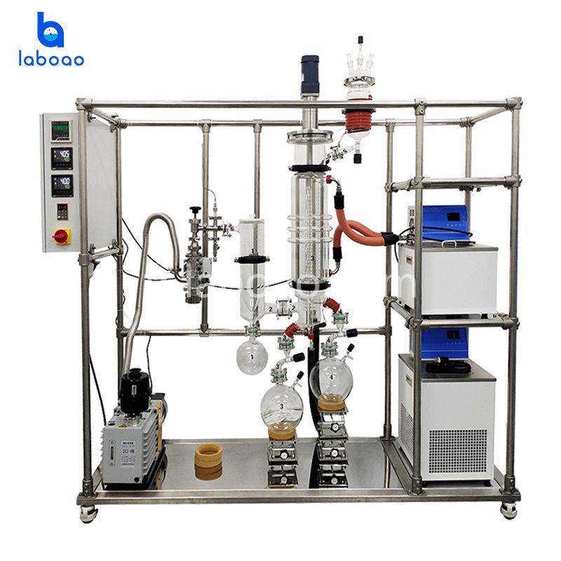 Une série d'équipements d'extraction de distillation moléculaire en verre à trajet court