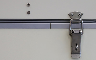  -86°C Congélateur horizontal ultra basse température détail - Conception de serrure de porte de sécurité pour empêcher l'ouverture anormale de la porte.
