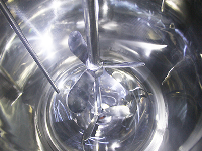 Réacteur chimique industriel en acier inoxydable à double couche de 200 L détail - Boue d'agitation en acier inoxydable S316L de niveau sanitaire, résistance à la corrosion, résistance à l'abrasion.