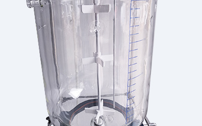 Réacteur en verre à double enveloppe 200L détail - Réaction de verre à double couche à haute teneur en borosilicate, ancre d'agitation en PTFE à 3 couches.