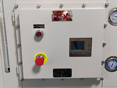 Refroidisseur de chauffe-eau 50L pour laboratoire détail - Système de contrôleur antidéflagrant (facultatif 1).