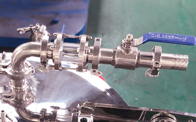 Extracteur centrifuge à l'éthanol pour l'huile de CBD au chanvre détail - Port d'alimentation en éthanol avec valve.